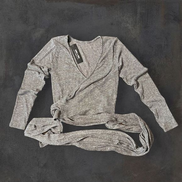 Agnes & Dora‎ Wrap Crop Top Women's Size Small Gray Ribbed Long-Sleeve V Neck - Picture 1 of 6